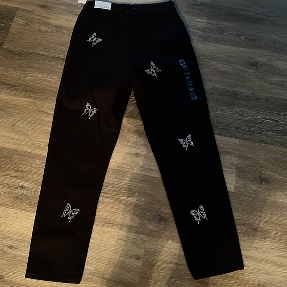 Black jeans with butterfly studs - Picture 5 of 6